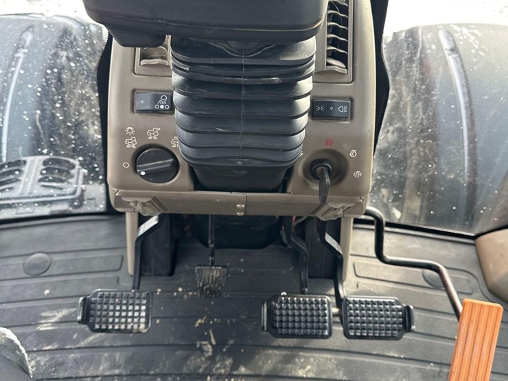 case-ih-magnum-380-cvt-image-18