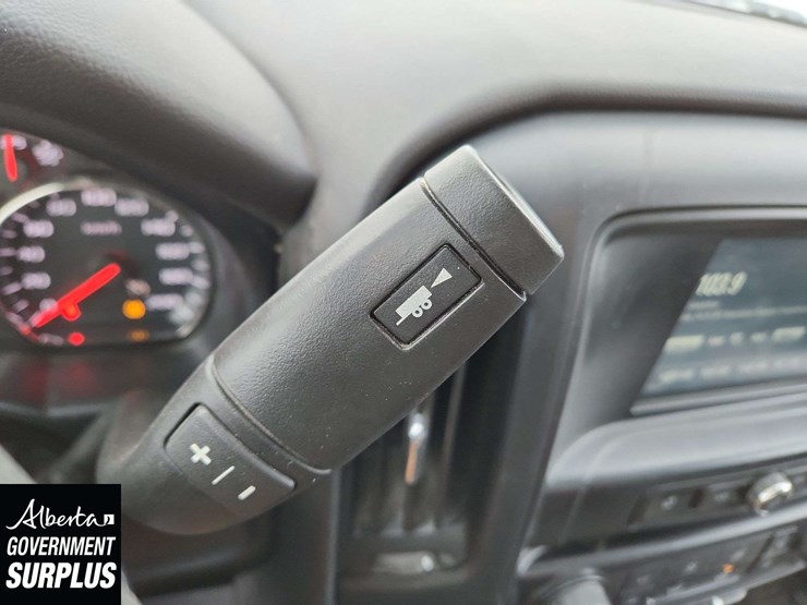 2019-chevrolet-silverado-1500-image-21