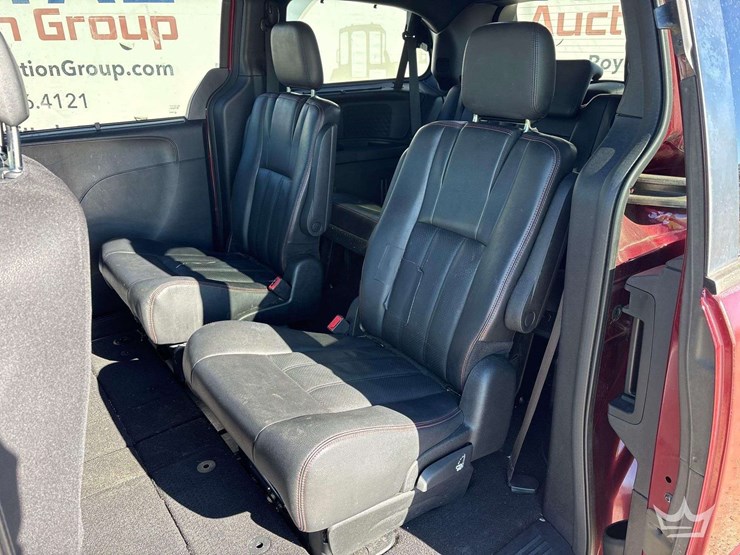 2017-dodge-grand-caravan-image-18