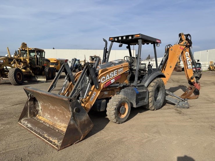 2017-case-580sn-image-1