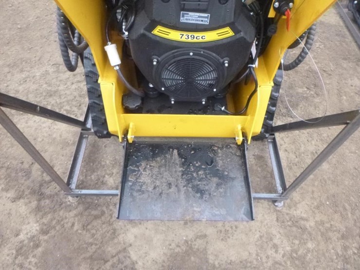 2025-agt-mx-crt23-skid-steer-track-loader-image-11