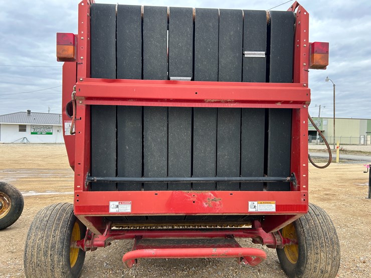 new-holland-br7080-image-8