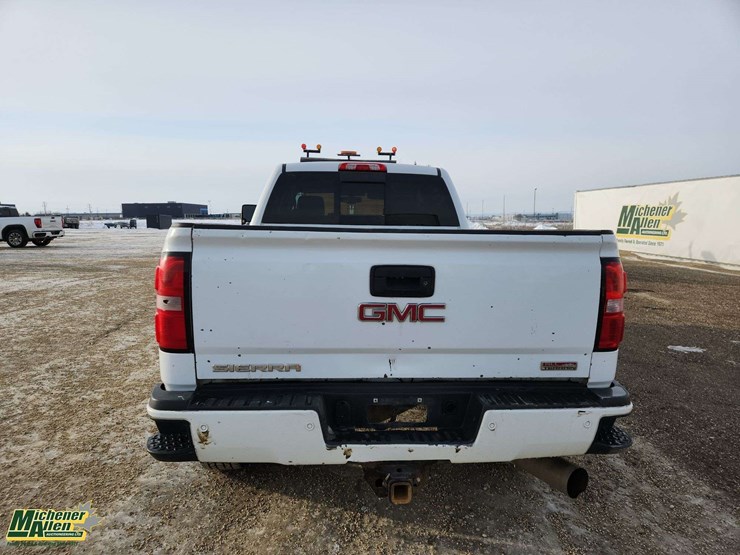2017-gmc-sierra-3500hd-image-7