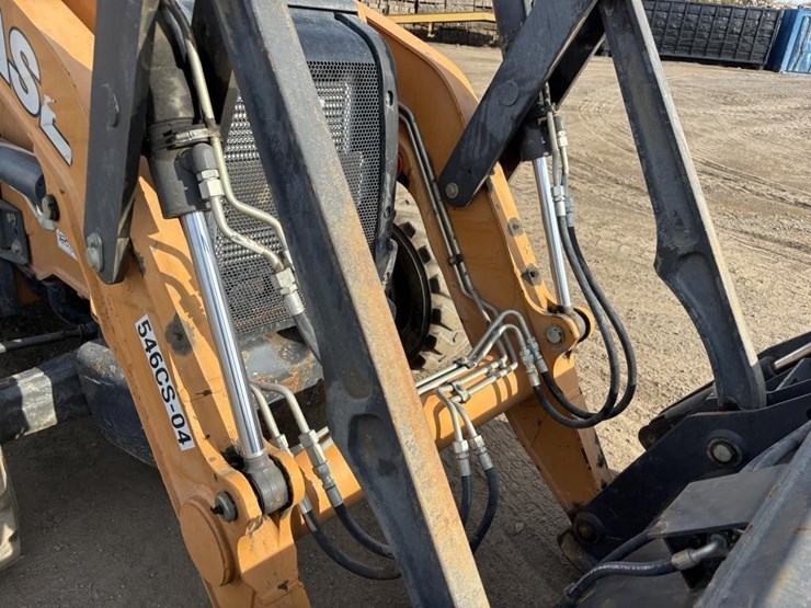 2017-case-580sn-image-7