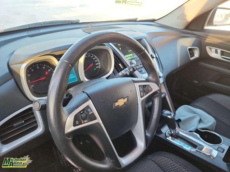 2017-chevrolet-equinox-lt-image-19