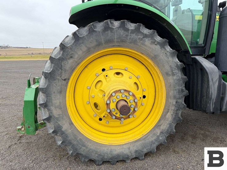 2011-john-deere-8310r-image-41
