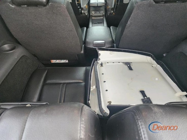 2013-lincoln-mkt-image-11