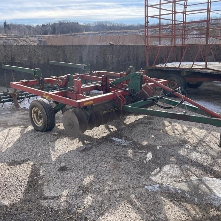 Brillion 7 Shank Chisel Plow w/drag