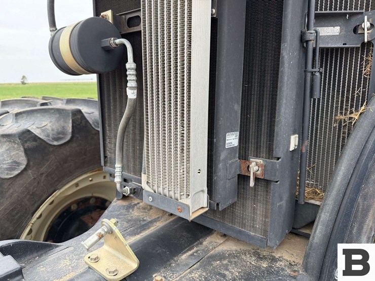 new-holland-t8.330-image-60