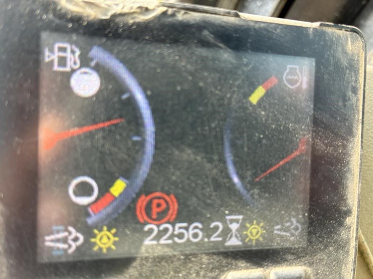 2018-mustang-2150t-skid-steer-track-loader-image-16