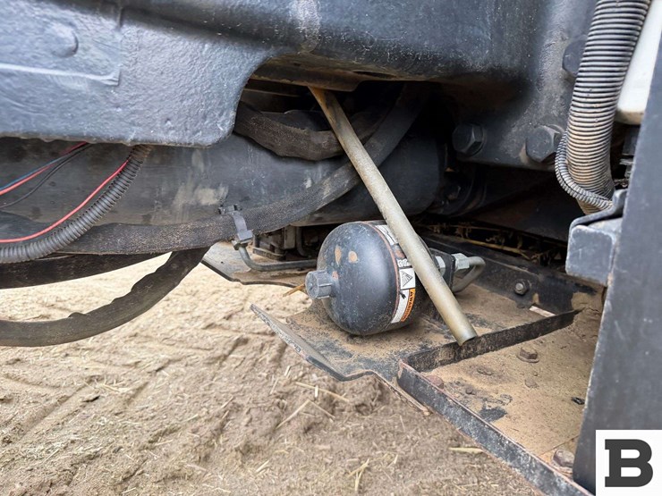 new-holland-t8.330-image-24