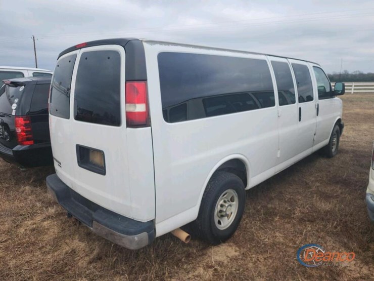 2014-chevrolet-express-2500-image-6
