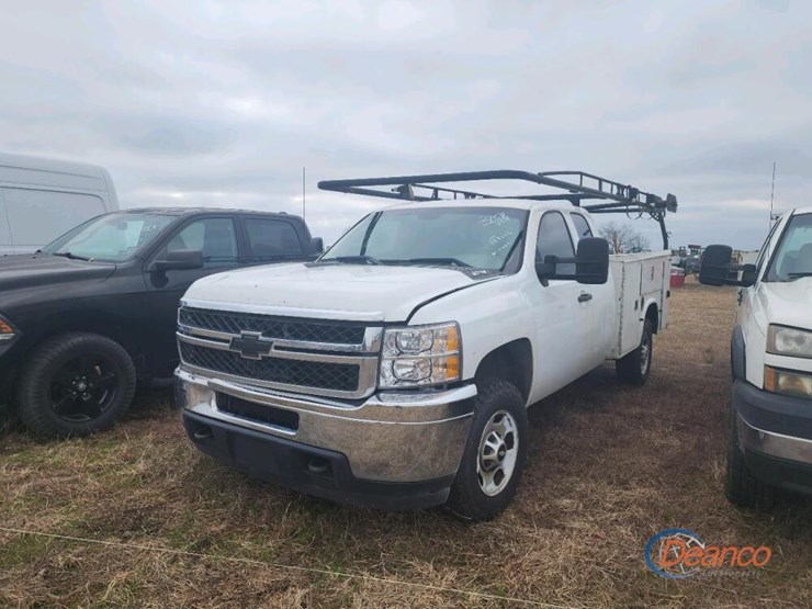 2011-chevrolet-silverado-2500-image-1