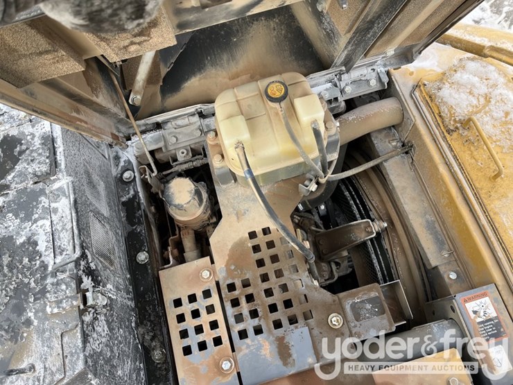 2022-deere-135g-image-22