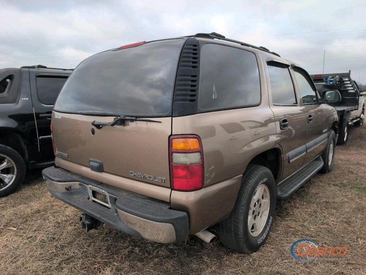 2003-chevrolet-tahoe-image-3