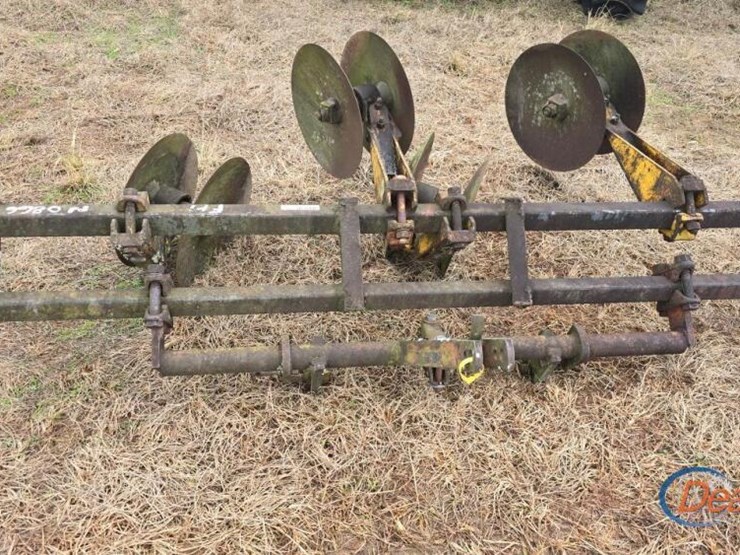 massey-ferguson-375-image-1