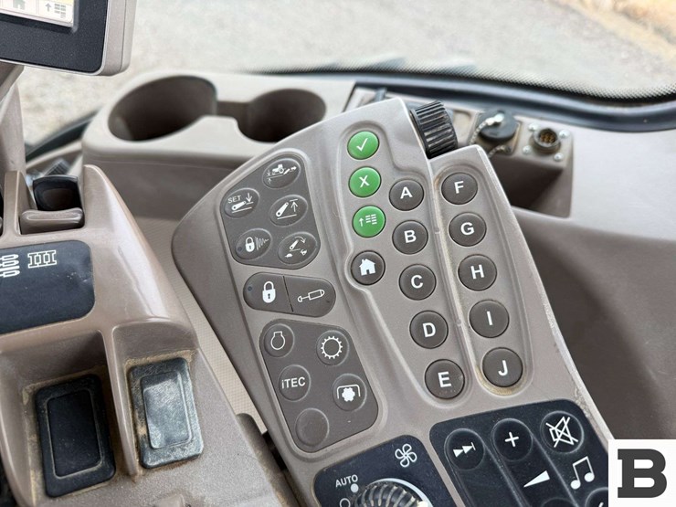 2012-john-deere-8335r-image-99