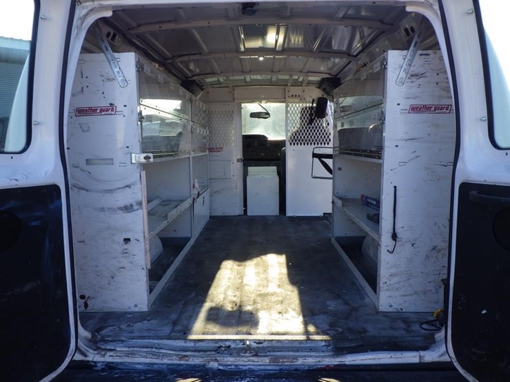 2012-ford-cargo-image-8