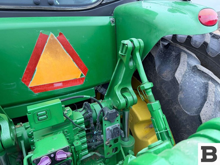 2012-john-deere-8335r-image-45