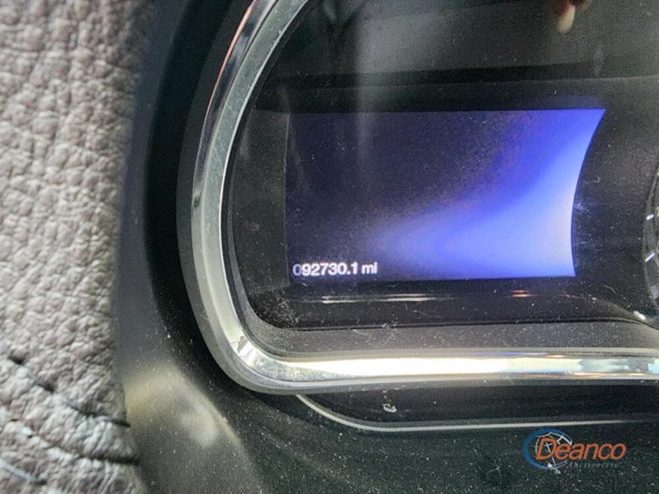 2013-lincoln-mkt-image-3