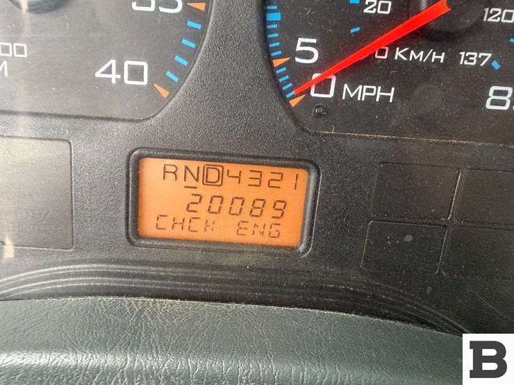 2003-international-7600-image-56