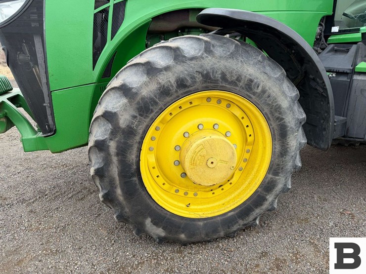2011-john-deere-8310r-image-13