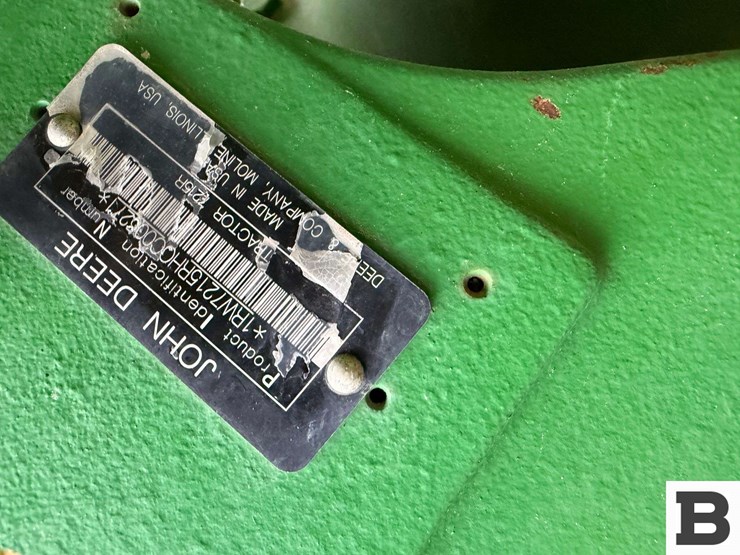 2012-john-deere-7215r-image-44