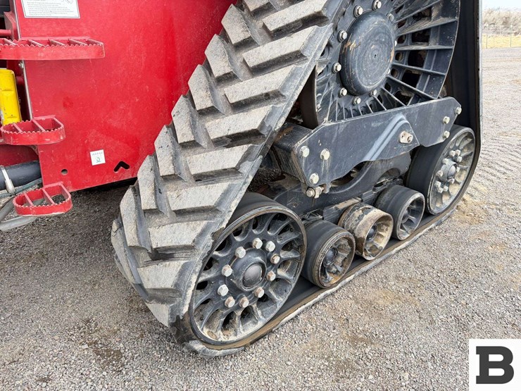 2014-case-ih-steiger-370-rowtrac-image-30