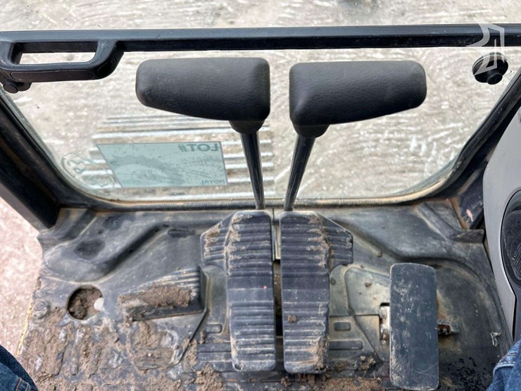 2015-komatsu-pc360-image-21