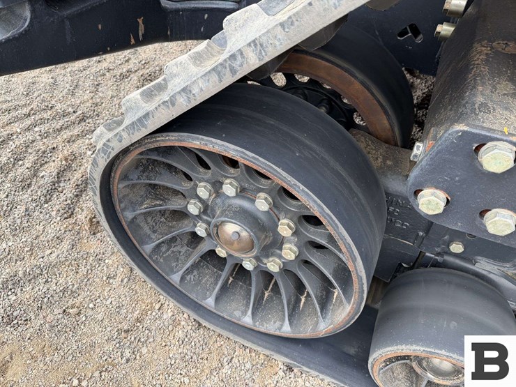 2012-case-ih-600-image-16