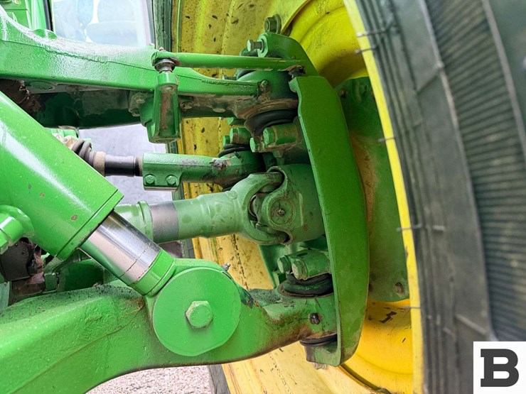 2012-john-deere-8335r-image-22