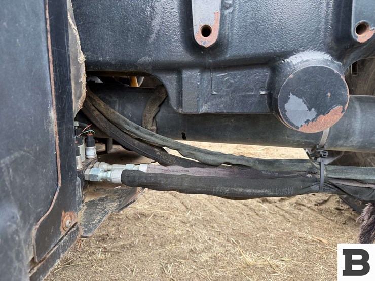 new-holland-t8.330-image-54