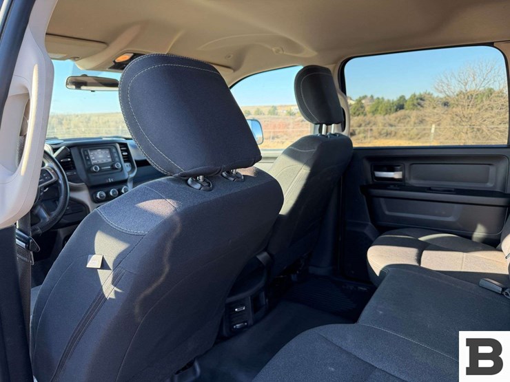 2019-dodge-2500-image-28