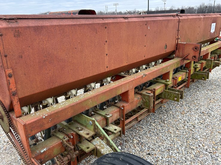 #37763-•-tye-14’-grain-drill-image-8