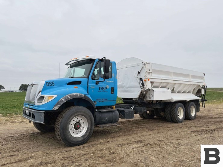 2003-international-7600-image-1