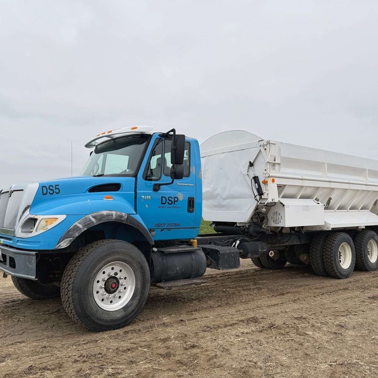 2003 INTERNATIONAL 7600