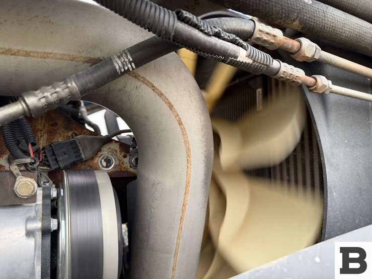 new-holland-t8.330-image-63