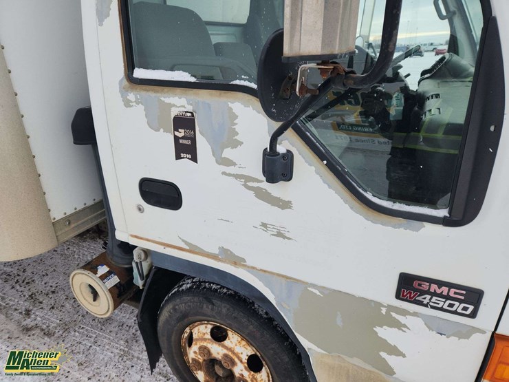 2003-gmc-w4500-image-30