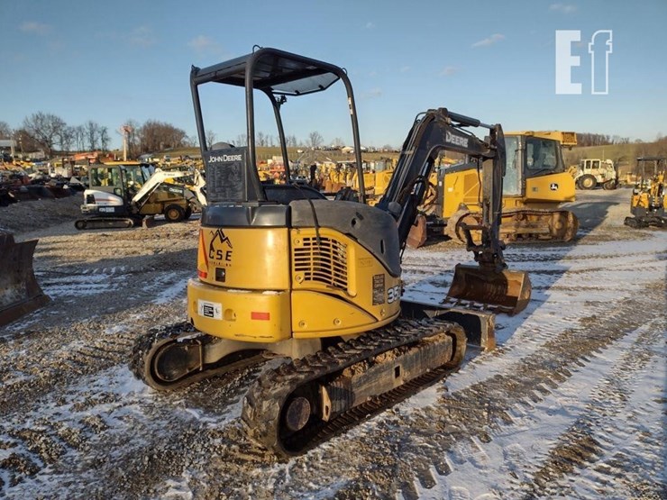 2013-deere-35d-image-47