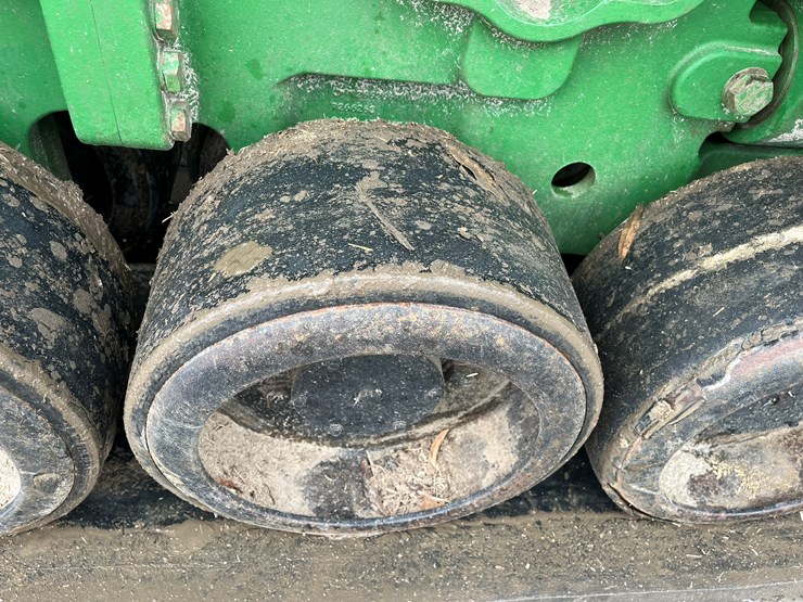 2014-john-deere-8370rt-image-9