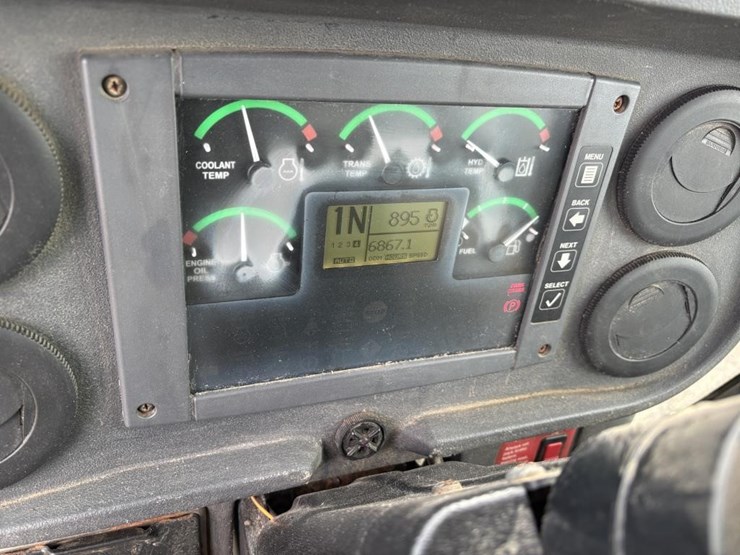 2005-deere-624j-image-36