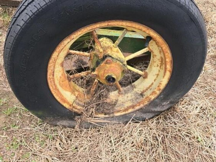 john-deere-hammer-mill,-s/n-110685-w/-shaft-image-3