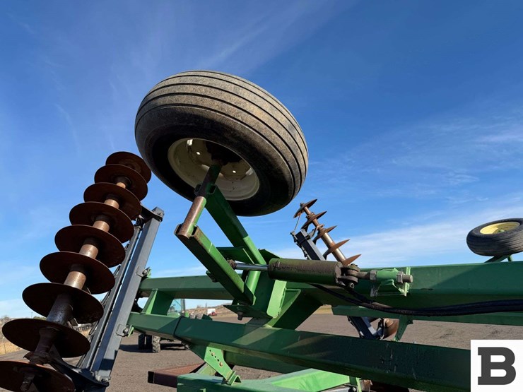 john-deere-650-image-53