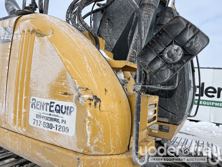 2022-deere-135g-image-25