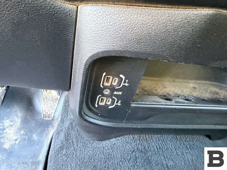 2019-dodge-2500-image-35