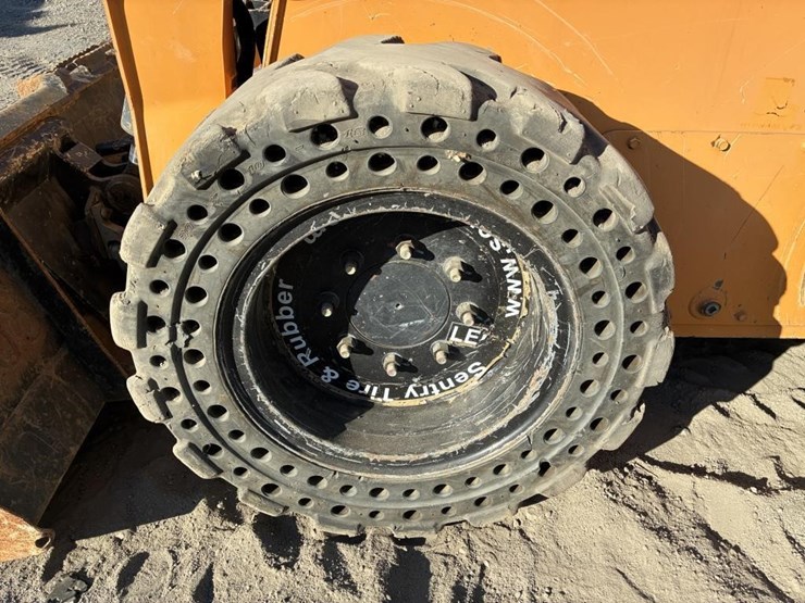 2019-manitou-1900r-image-10