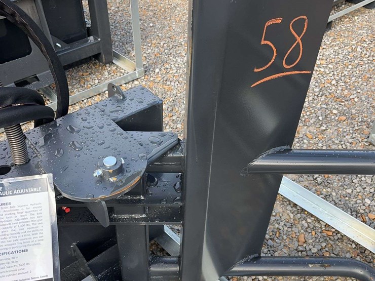 unused-skid-steer-bale-squeeze-attachment-image-4