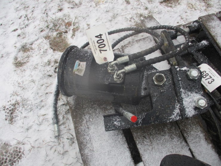 #7004-•-mini-excavator-auger-image-1