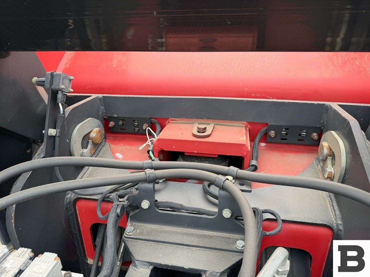 2012-case-ih-600-image-50