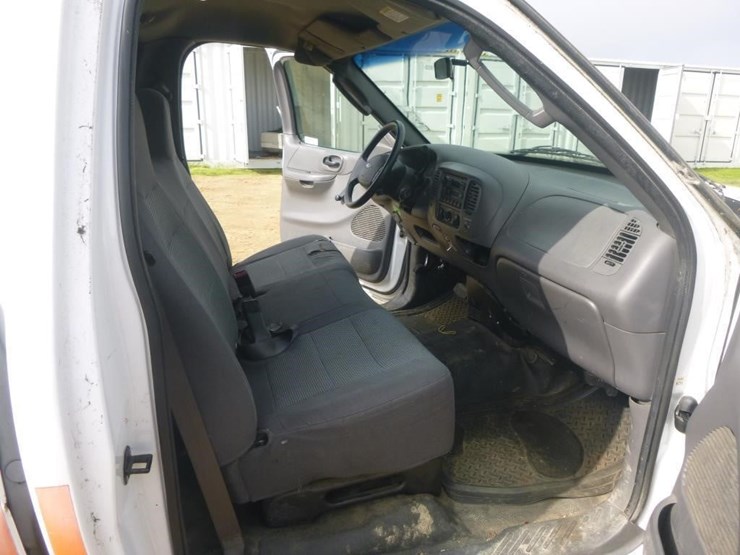 2004-ford-f150-image-12